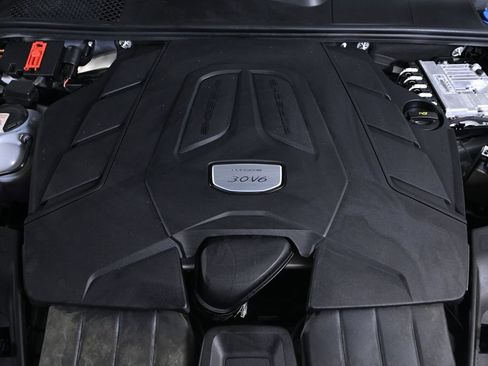 Certified 2023 Porsche Cayenne Coupe AWD/4WD image 26