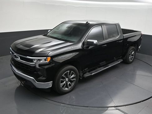 Used 2024 Chevrolet Silverado 1500 LT RWD image 16