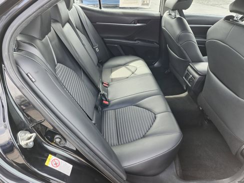 Used 2019 Toyota Camry SE image 19