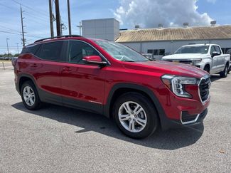 Used 2022 GMC Terrain SLE w/ Driver Convenience Package video 3