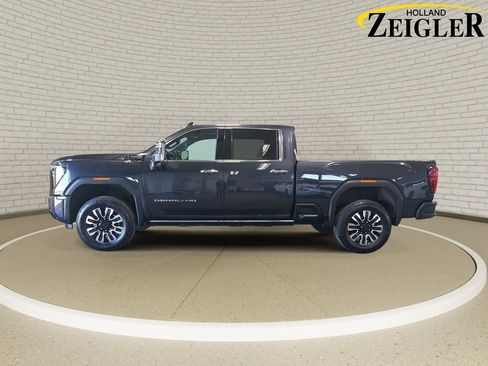 Used 2025 GMC Sierra 2500 Denali Ultimate AWD/4WD image 8