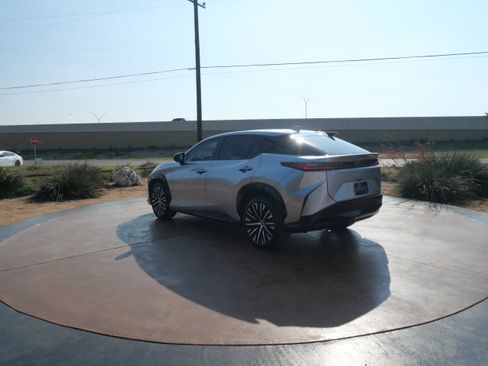 Certified 2023 Lexus RZ 450e Premium image 4