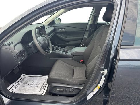 Used 2024 Honda Accord EX image 11