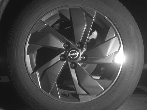 Used 2025 Nissan Rogue SV FWD image 14