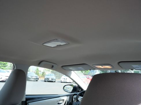 Used 2016 Toyota Corolla LE FWD image 32