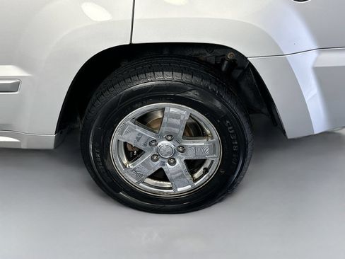 Used 2007 Jeep Grand Cherokee Overland AWD/4WD image 31
