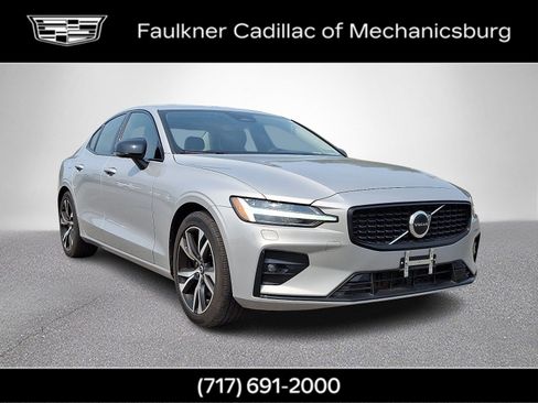 Used 2025 Volvo S60 B5 Core FWD image 2