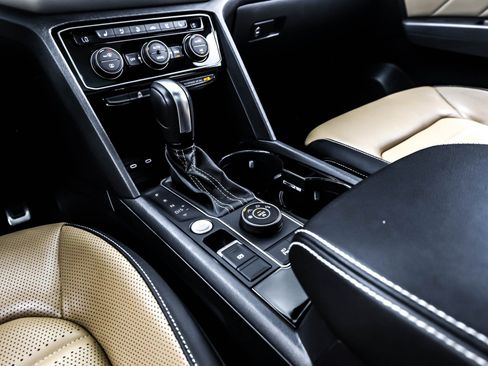 Used 2023 Volkswagen Atlas Cross Sport SEL Premium R-Line image 5