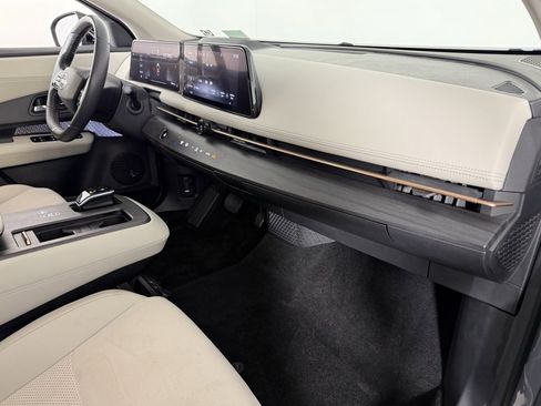 Used 2024 Nissan Ariya FWD image 31