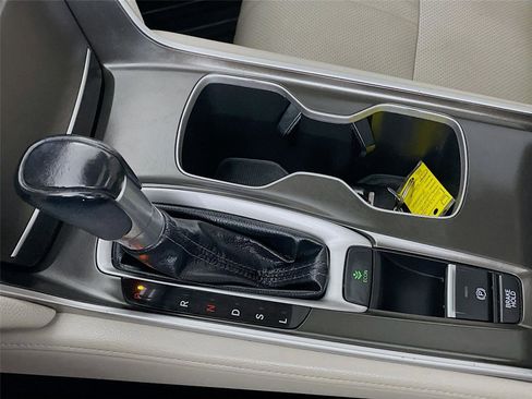 Used 2018 Honda Accord EX-L image 21
