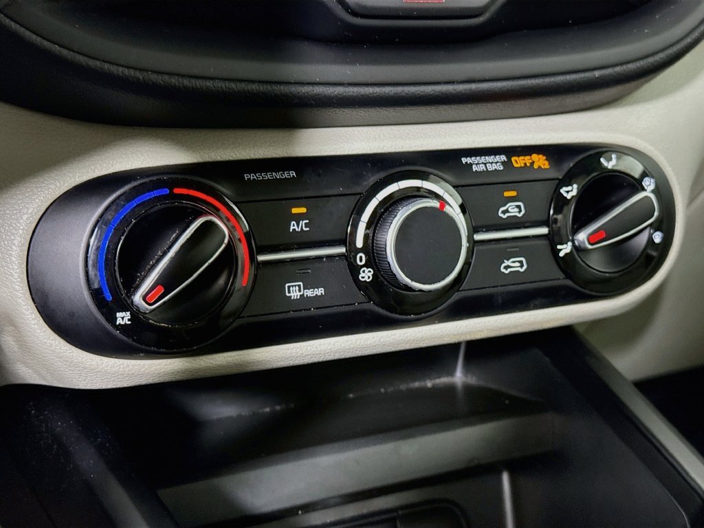 Used 2023 Kia Soul LX w/ LX Technology Package FWD image 8