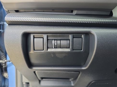 Used 2024 Subaru Crosstrek 2.0i Premium image 20