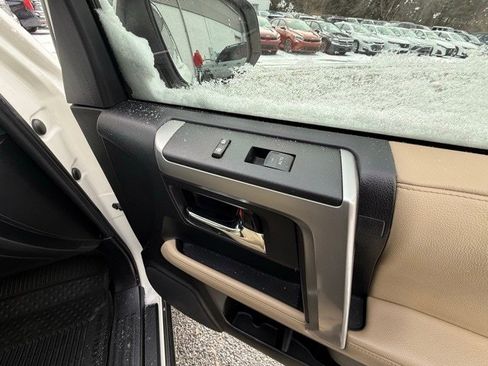 Used 2022 Toyota 4Runner SR5 Premium image 26