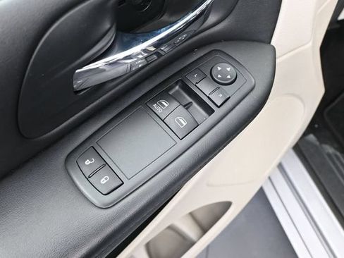 Used 2014 Dodge Grand Caravan SE w/ Quick Order Package 29E SE FWD image 19