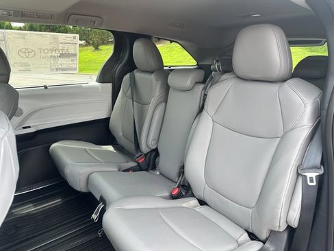 New 2026 Toyota Sienna XLE FWD image 20