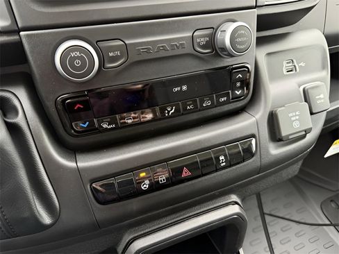 New 2025 RAM ProMaster 2500 w/ Quick Order Package 22G SLT image 17
