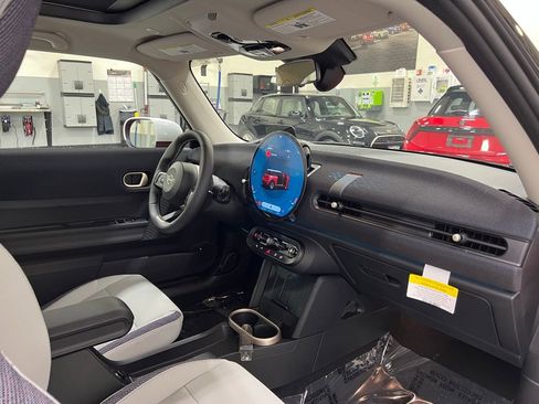 Certified 2025 MINI Cooper S image 23