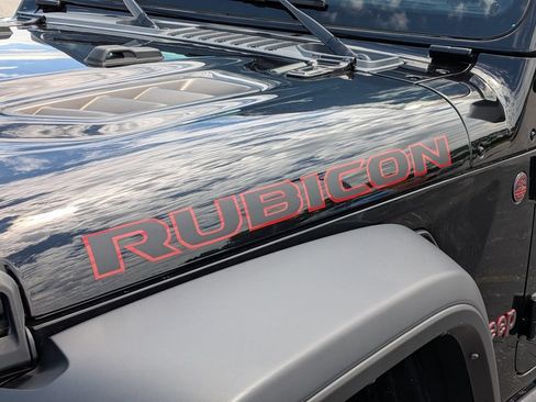 Used 2024 Jeep Wrangler Unlimited Rubicon AWD/4WD image 10