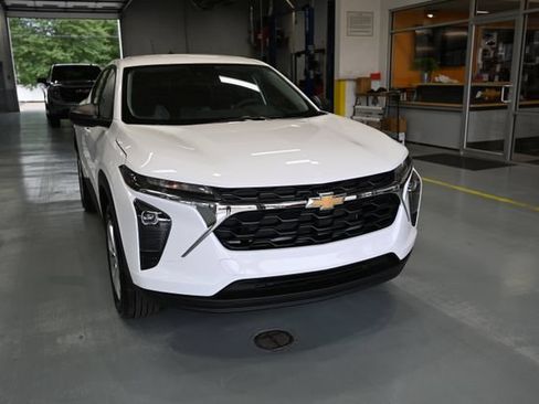 New 2026 Chevrolet Trax LS w/ Driver Confidence Package FWD image 3