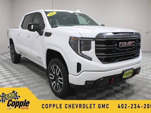 Used 2024 GMC Sierra 1500 AT4 w/ Technology Package AWD/4WD image 1