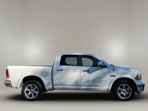 Used 2018 RAM 1500 Laramie AWD/4WD image 6