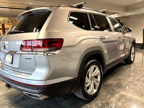 Used 2021 Volkswagen Atlas SE w/ Panoramic Sunroof Package image 9