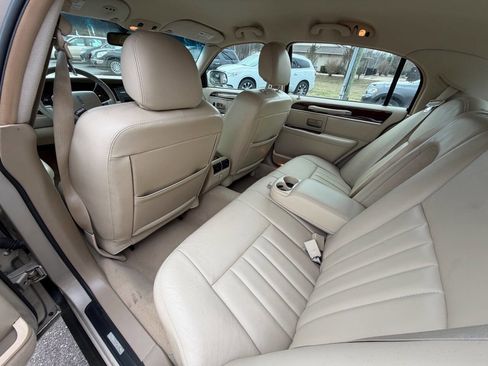 Used 2006 Lincoln Town Car Signature image 11