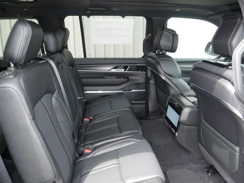 New 2026 Jeep Grand Wagoneer L Summit AWD/4WD image 32