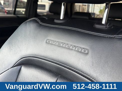 Used 2023 Jeep Grand Cherokee Overland AWD/4WD image 14