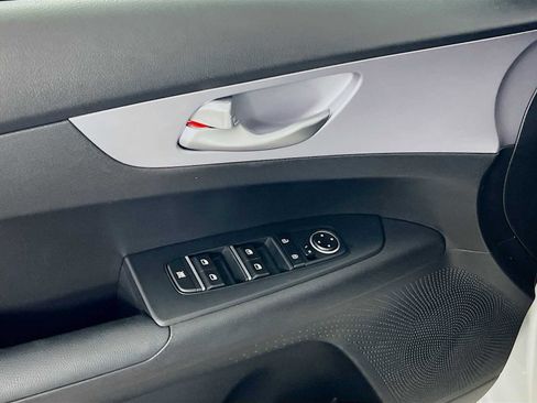 Used 2024 Kia Forte LXS FWD image 17