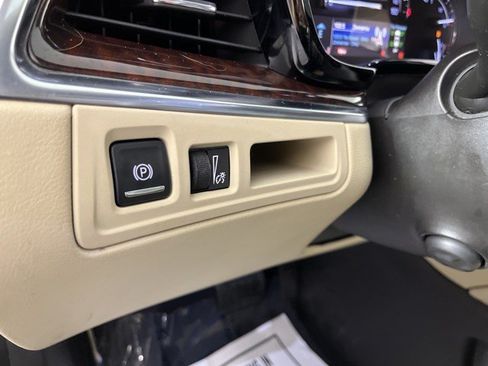 Used 2017 Cadillac XT5 Luxury FWD image 24