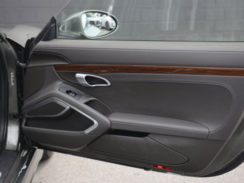Certified 2024 Porsche 718 Cayman S RWD image 27