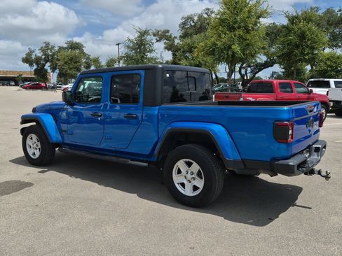Used 2021 Jeep Gladiator Sport AWD/4WD image 3