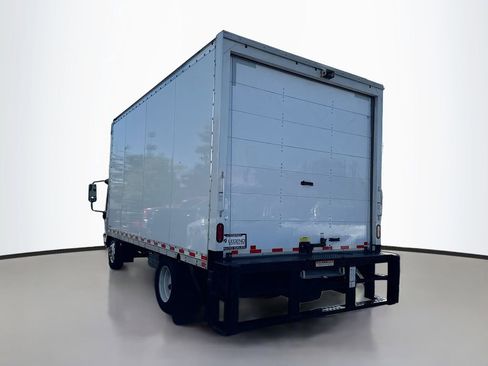 Used 2021 Isuzu NPR RWD image 8