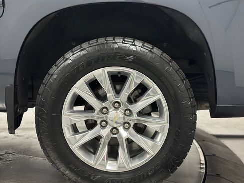 Used 2021 Chevrolet Silverado 1500 LTZ w/ LTZ Convenience Package II AWD/4WD image 25