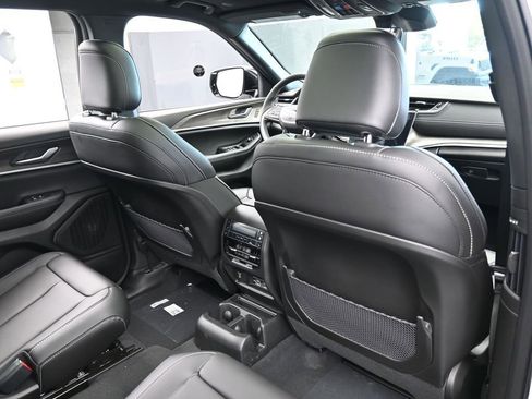 New 2025 Jeep Grand Cherokee L Limited image 41