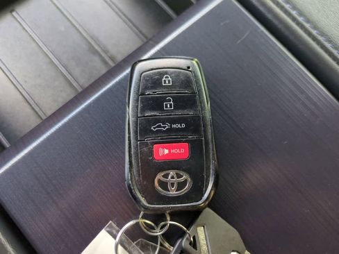 Used 2022 Toyota Tundra Platinum image 27