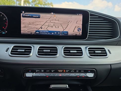 Certified 2025 Mercedes-Benz GLS 450 4MATIC image 25