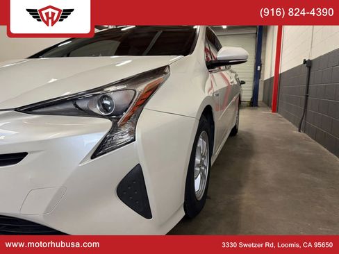 Used 2016 Toyota Prius Three image 14