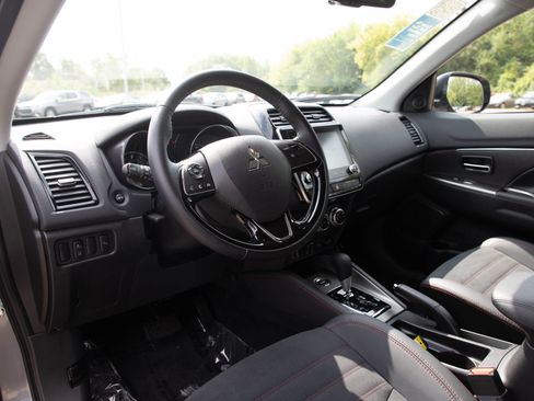 Used 2026 Mitsubishi Outlander Sport SE AWD/4WD image 23