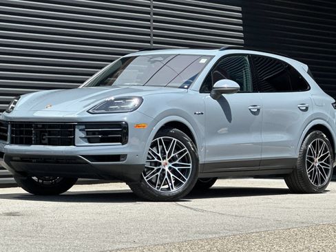 Used 2026 Porsche Cayenne E-Hybrid AWD/4WD image 1