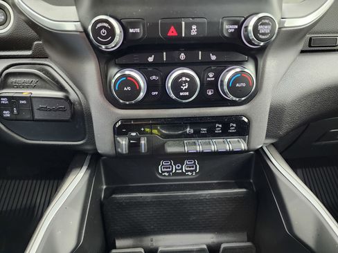 Used 2021 RAM 3500 Big Horn w/ Level B Equipment Group image 15