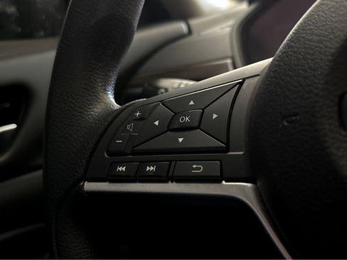 Used 2023 Nissan Altima 2.5 SV image 12