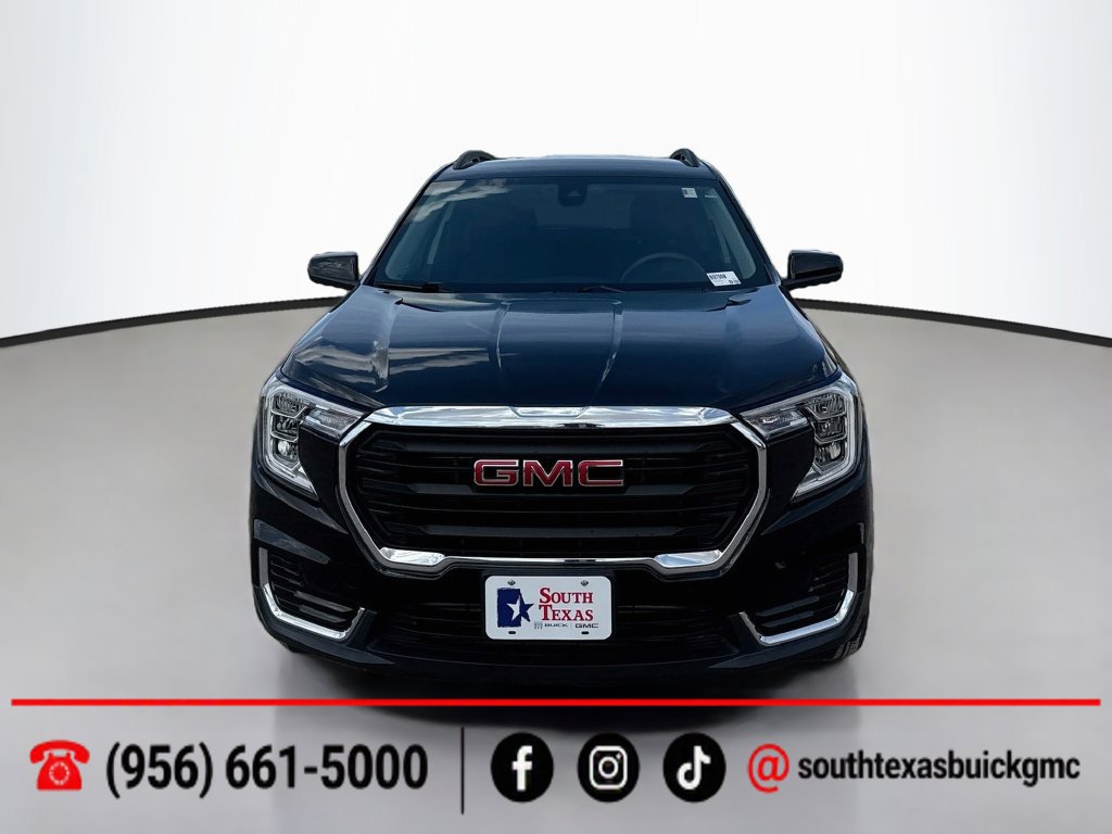 Used 2024 GMC Terrain SLE w/ Driver Convenience Package FWD image 2