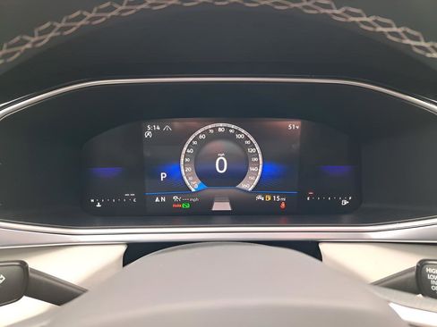 New 2025 Volkswagen Taos SE AWD/4WD image 23