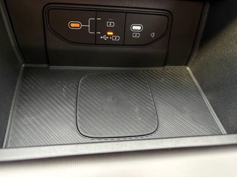 Used 2026 Kia Sportage EX w/ EX Panorama Roof Package image 17