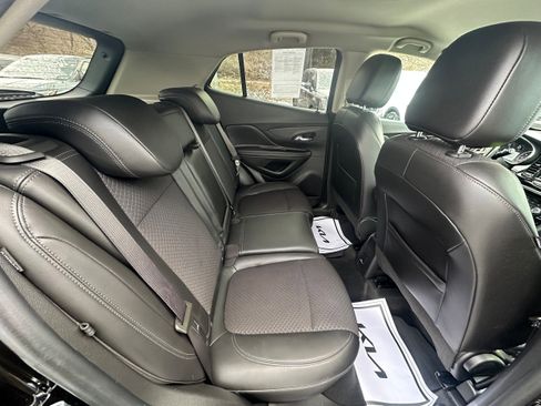 Used 2022 Buick Encore Preferred w/ Safety Package image 17