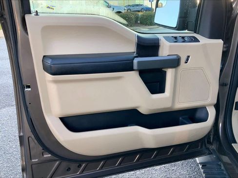 Used 2016 Ford F150 XLT w/ Trailer Tow Package image 19