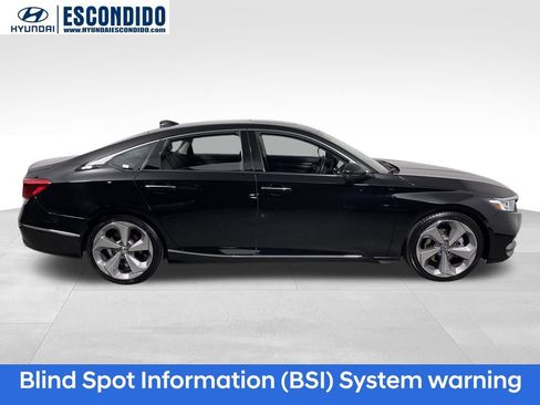 Used 2018 Honda Accord Touring image 7