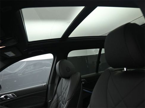 New 2025 BMW X5 xDrive50e image 23